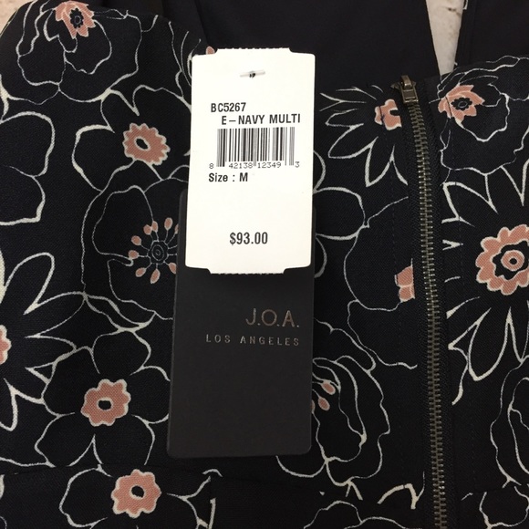 J.O.A Off Shoulder Flare Sleeve Dress✨ - Picture 8 of 8